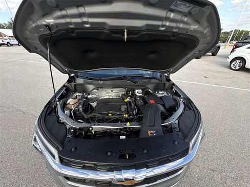 Used 2024 Chevrolet Trax LT w/ Driver Confidence Package image 17