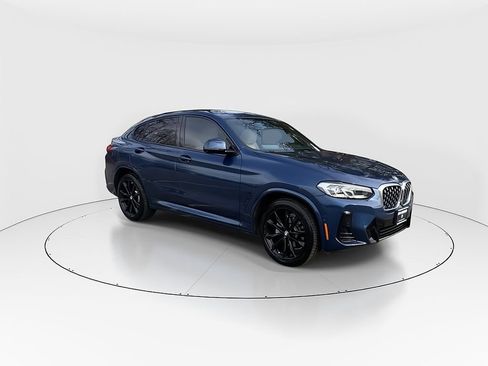 Used 2022 BMW X4 xDrive30i w/ M Sport Package 2 AWD/4WD image 5