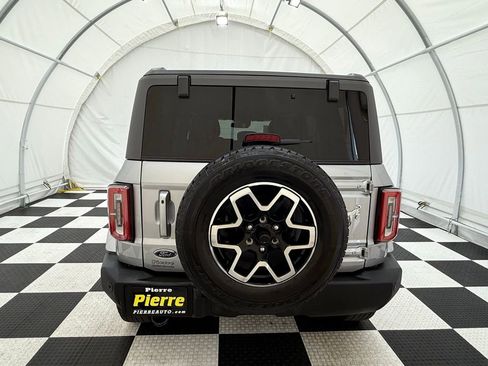 Used 2024 Ford Bronco Outer Banks image 3