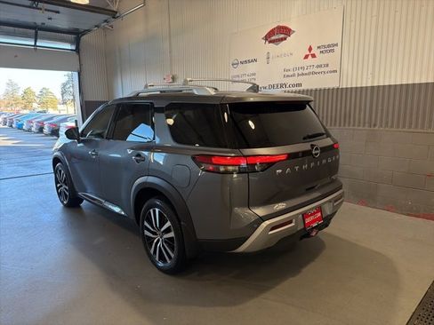 Certified 2025 Nissan Pathfinder Platinum image 6