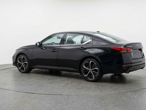 Used 2025 Nissan Altima 2.5 SR image 6