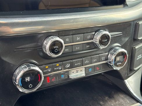 Used 2021 Ford F150 Lariat image 23