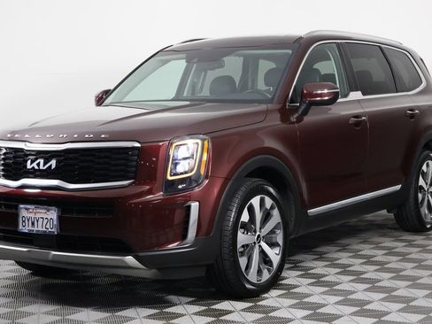 Used 2022 Kia Telluride EX w/ EX Premium Package FWD image 1