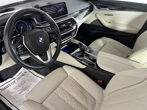 Used 2019 BMW 530e xDrive w/ Executive Package image 11