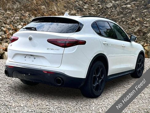 Used 2018 Alfa Romeo Stelvio Sport w/ Quick Order Package 22J Sport AWD/4WD image 2