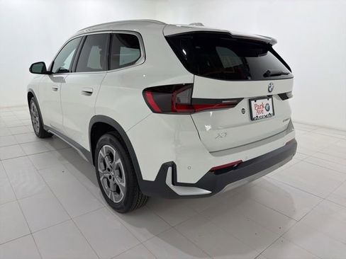Used 2026 BMW X1 xDrive28i w/ Convenience Package AWD/4WD image 3