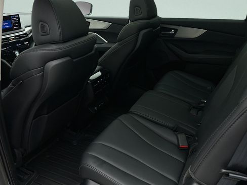 Used 2025 Acura MDX SH-AWD image 9