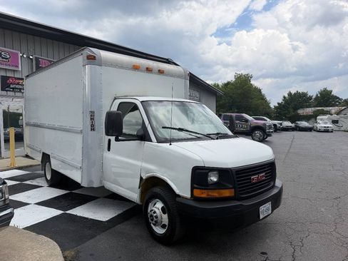 Used 2006 GMC Savana 3500 RWD image 3