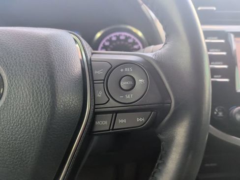 Used 2020 Toyota Camry SE FWD image 19