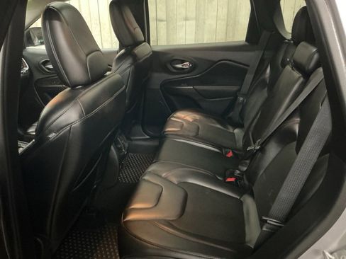 Used 2021 Jeep Cherokee Trailhawk w/ Sun & Sound Group image 23