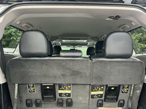 Used 2016 Toyota Sienna SE Premium FWD image 25