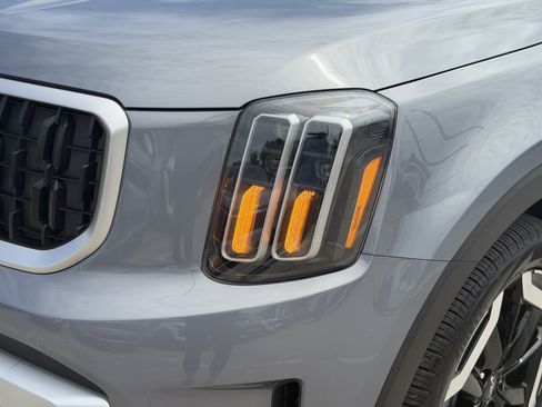 Certified 2024 Kia Telluride EX w/ EX Captain's Chair Package FWD image 10