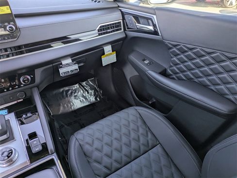 New 2025 Mitsubishi Outlander SEL image 18