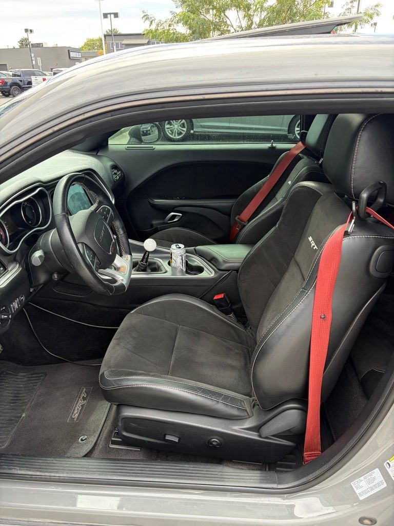 Used 2017 Dodge Challenger SRT RWD image 10