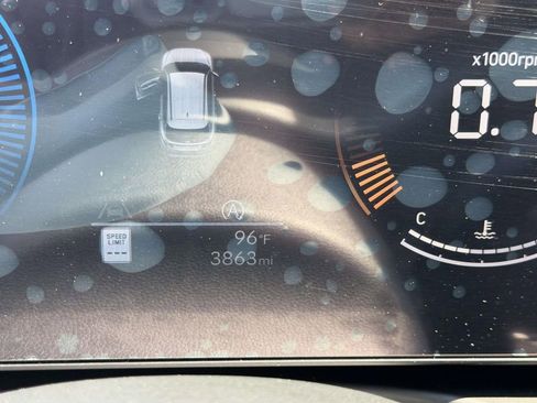 Used 2025 Hyundai Tucson SE AWD/4WD image 27