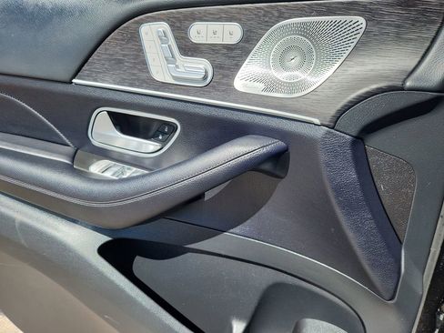 Used 2023 Mercedes-Benz GLS 450 4MATIC image 6