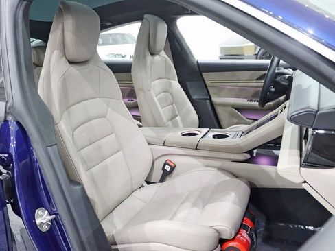 Used 2020 Porsche Taycan Turbo image 33