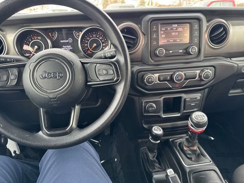 Certified 2021 Jeep Gladiator Sport image 17