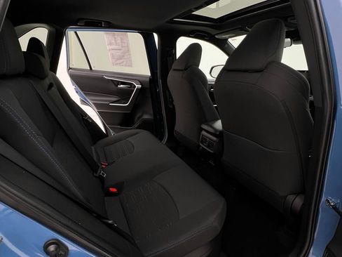 Used 2022 Toyota RAV4 SE w/ Convenience Package image 14