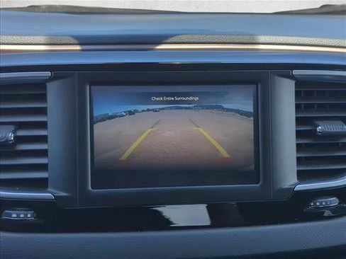 Used 2023 Chrysler Voyager LX FWD image 16