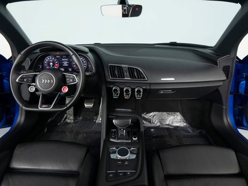 Used 2021 Audi R8 V10 w/ Premium Package RWD image 30