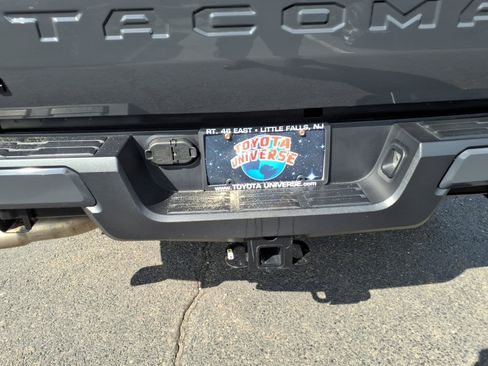 Certified 2024 Toyota Tacoma TRD Off-Road AWD/4WD image 8