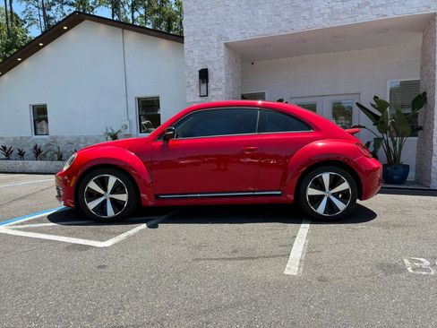 Used 2013 Volkswagen Beetle 2.0T FWD image 2
