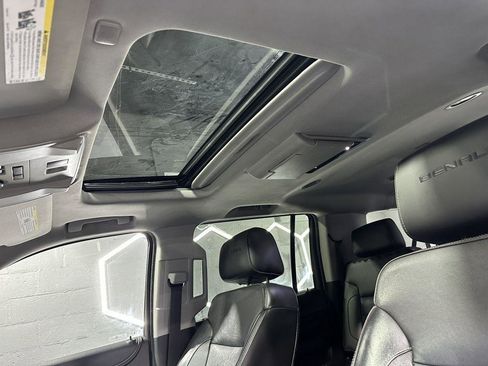 Used 2018 GMC Yukon XL Denali w/ Denali Ultimate Package image 28