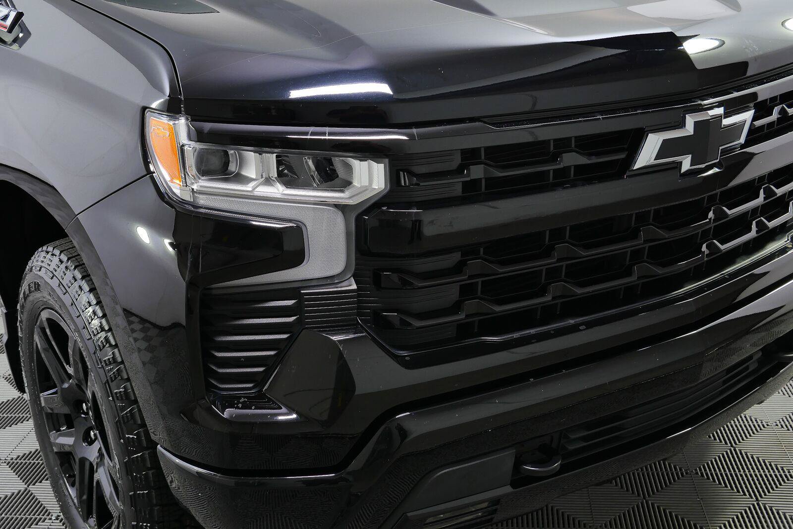 Used 2023 Chevrolet Silverado 1500 RST AWD/4WD image 31