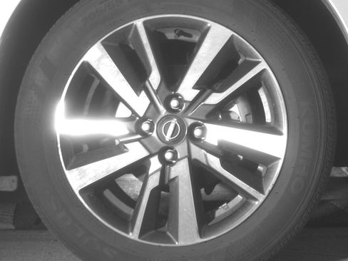 Used 2025 Nissan Versa SV FWD image 13