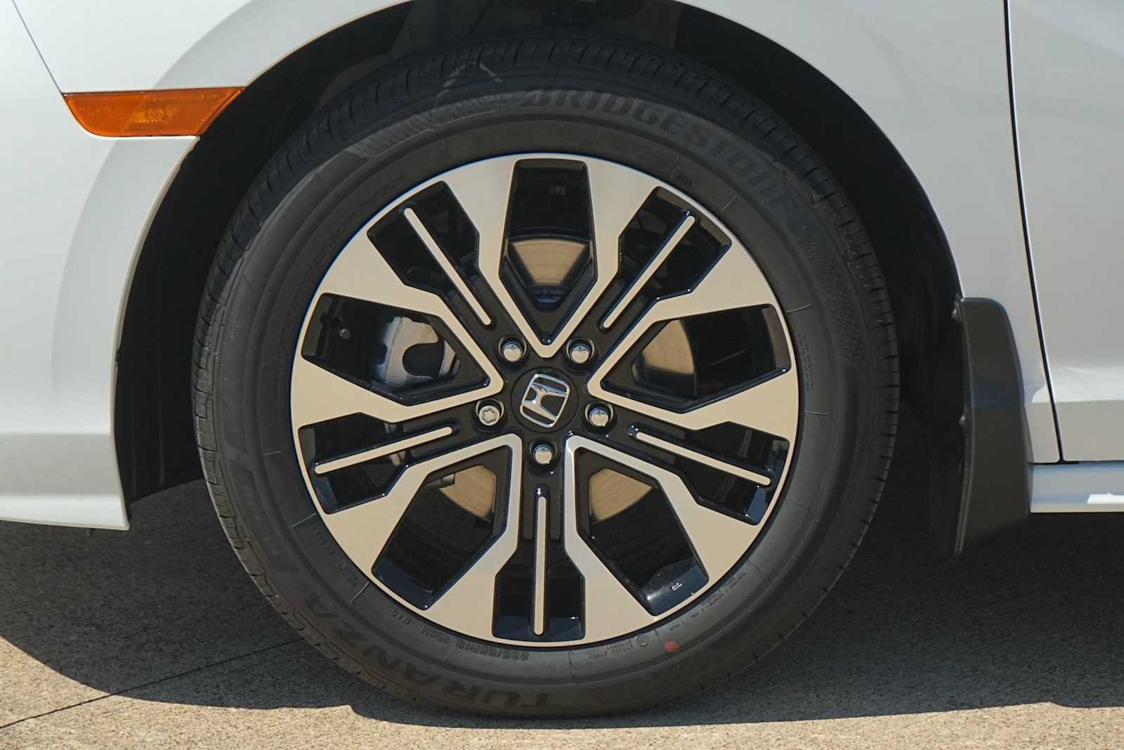 New 2027 Honda Odyssey Elite image 7