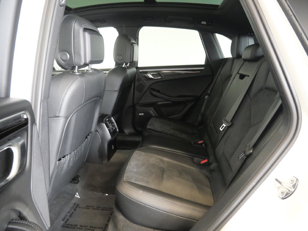 Used 2021 Porsche Macan AWD/4WD image 25