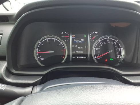Used 2021 Toyota 4Runner Limited AWD/4WD image 19