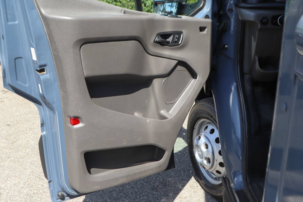 Used 2021 Ford Transit 350 DRW RWD image 17
