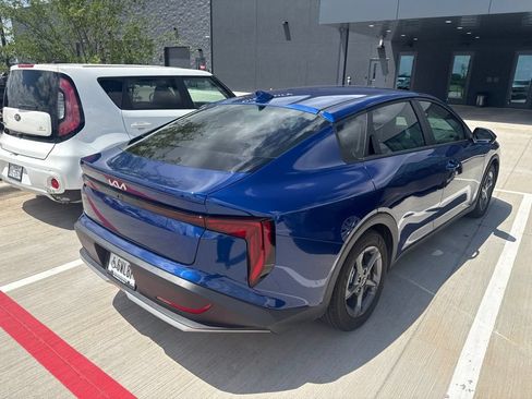 Used 2025 Kia K4 FWD image 3
