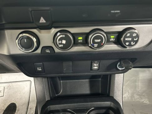 Used 2019 Toyota Tacoma SR w/ SR Convenience Package AWD/4WD image 16