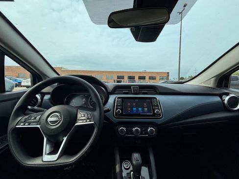 Used 2025 Nissan Versa SV FWD image 31