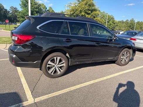 Used 2018 Subaru Outback 2.5i Limited AWD/4WD image 11