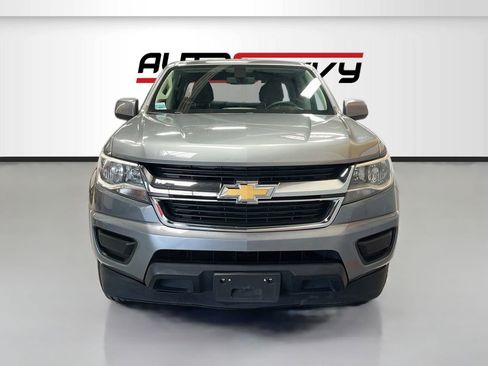 Used 2018 Chevrolet Colorado W/T w/ WT Convenience Package RWD image 2