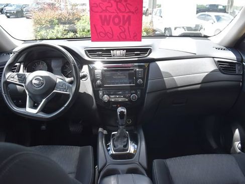 Used 2020 Nissan Rogue SV AWD/4WD image 3