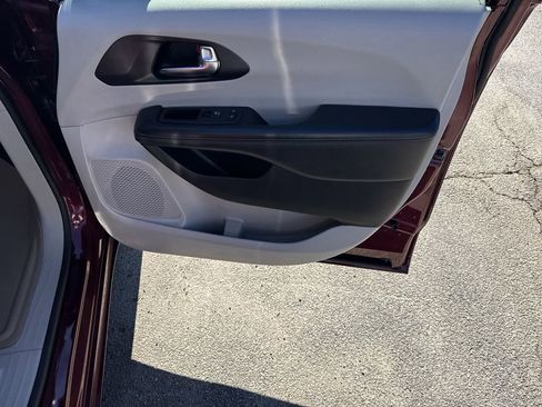 Used 2020 Chrysler Pacifica Limited image 14