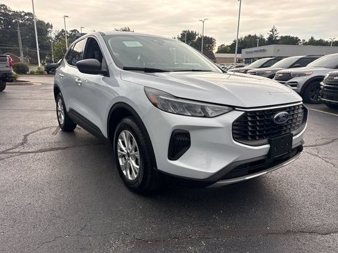 Used 2025 Ford Escape Active AWD/4WD image 4