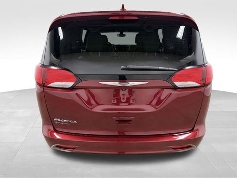 Used 2017 Chrysler Pacifica Touring image 10