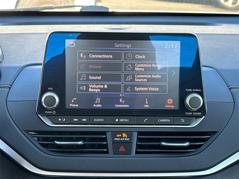 Used 2022 Nissan Altima 2.5 SV w/ SV Premium Package image 21