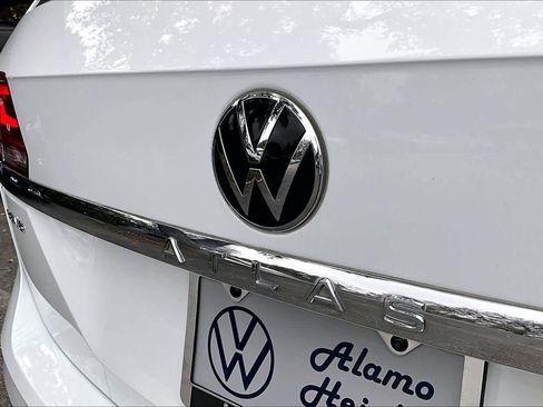 Certified 2022 Volkswagen Atlas SE image 33