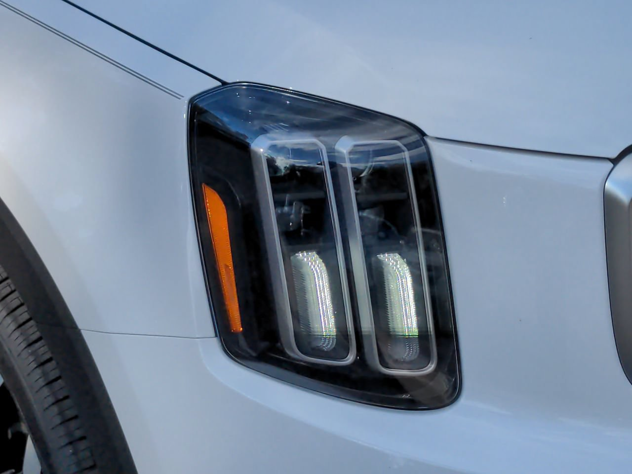 Certified 2023 Kia Telluride EX w/ EX Captain's Chair Package FWD image 27