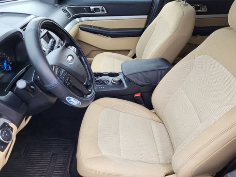 Used 2016 Ford Explorer XLT image 13