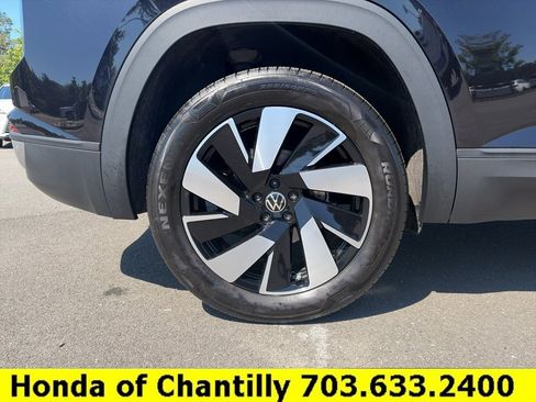 Used 2024 Volkswagen Atlas Cross Sport SE AWD/4WD image 31