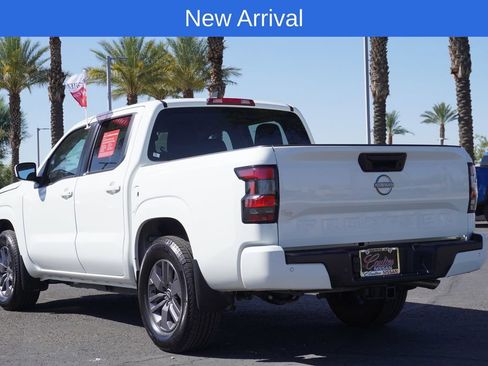 Certified 2025 Nissan Frontier SV w/ Tow Package RWD image 3