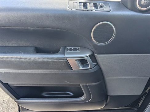 Used 2017 Land Rover Range Rover Sport SE image 30